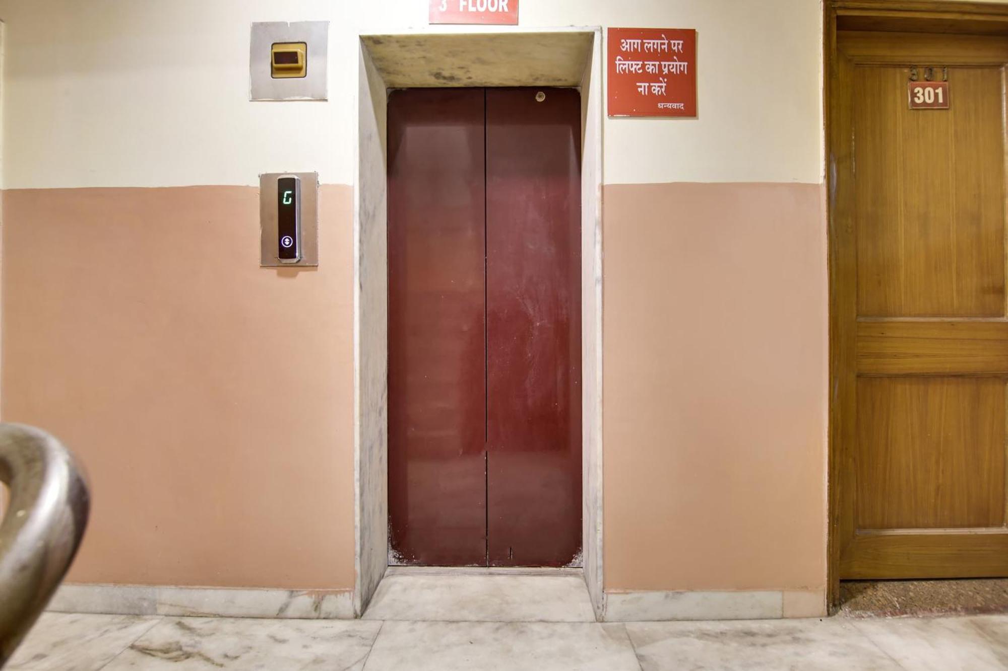 Hotel O Sunshine Palace Delhi Kültér fotó