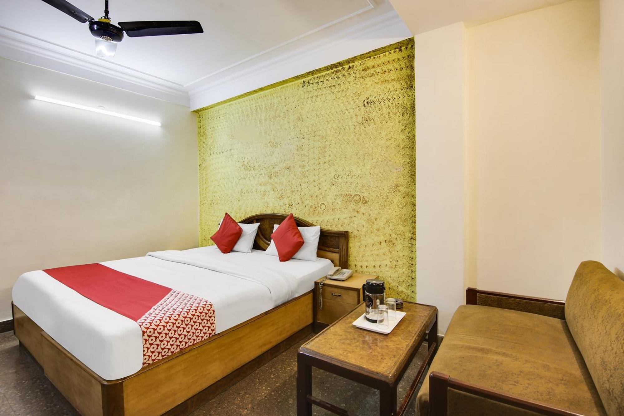 Hotel O Sunshine Palace Delhi Kültér fotó