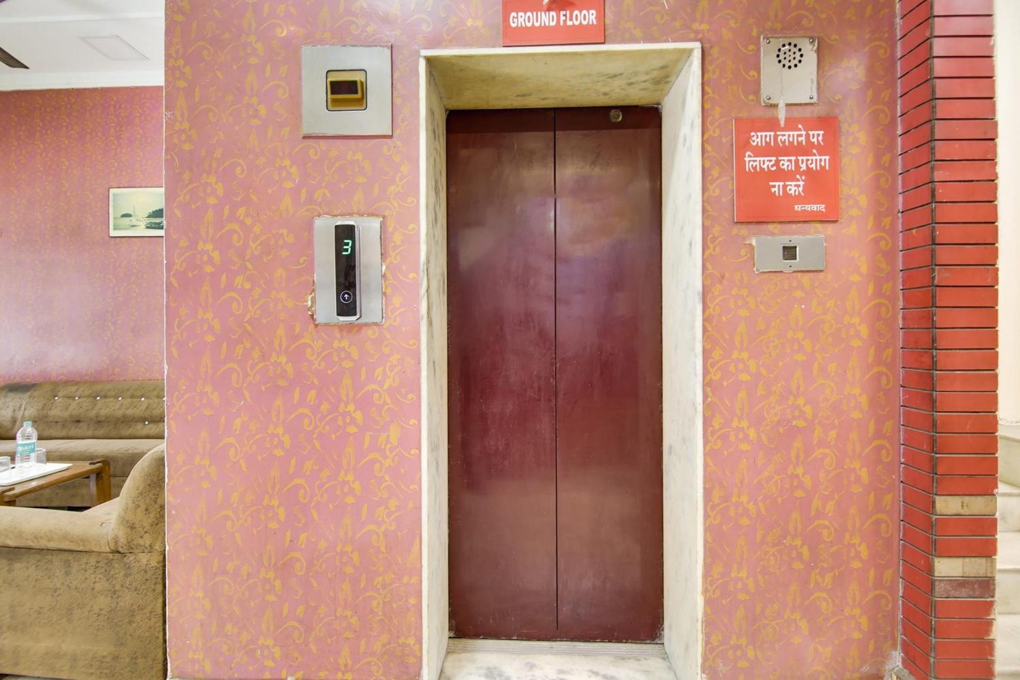 Hotel O Sunshine Palace Delhi Kültér fotó