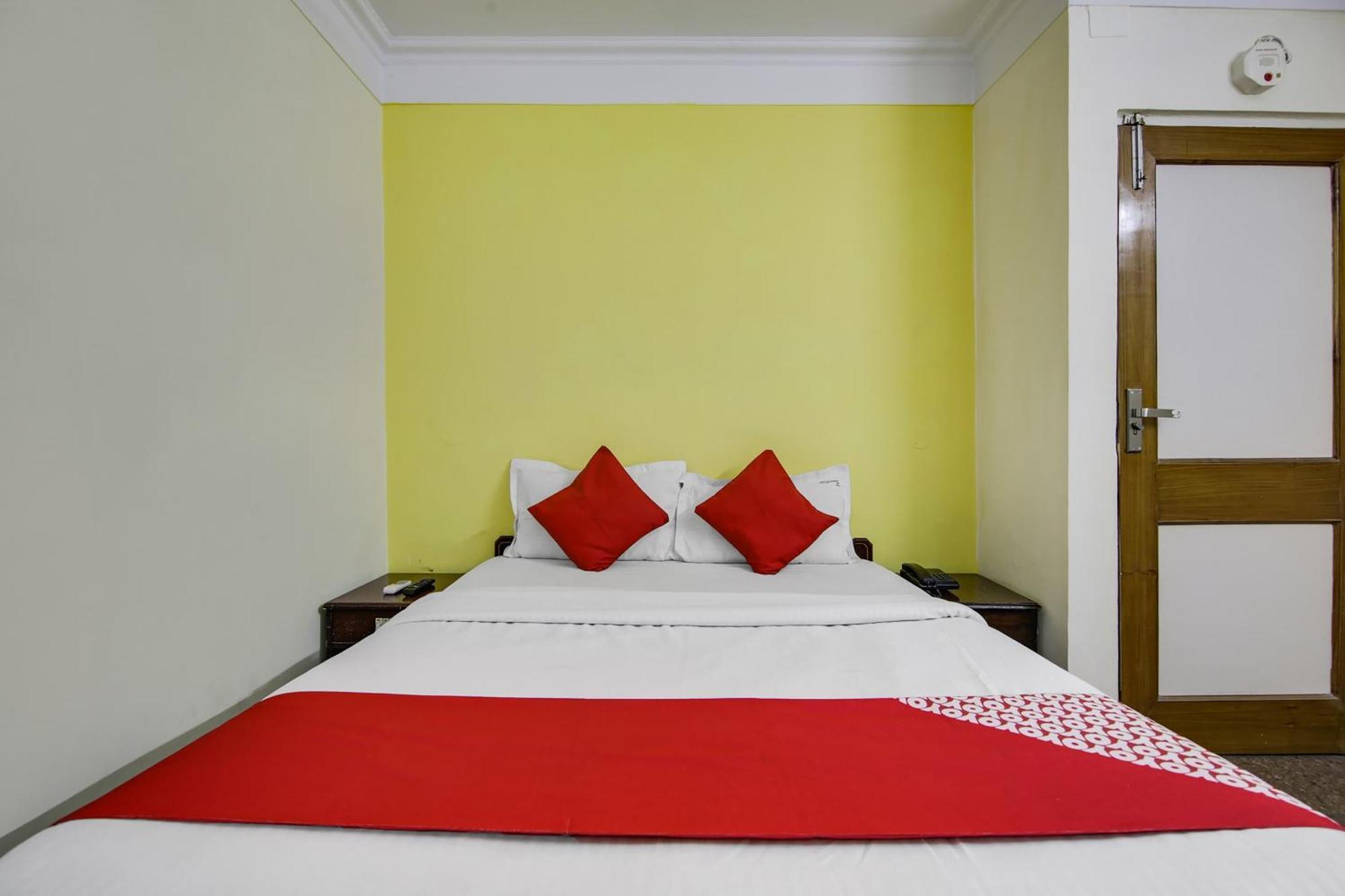 Hotel O Sunshine Palace Delhi Kültér fotó