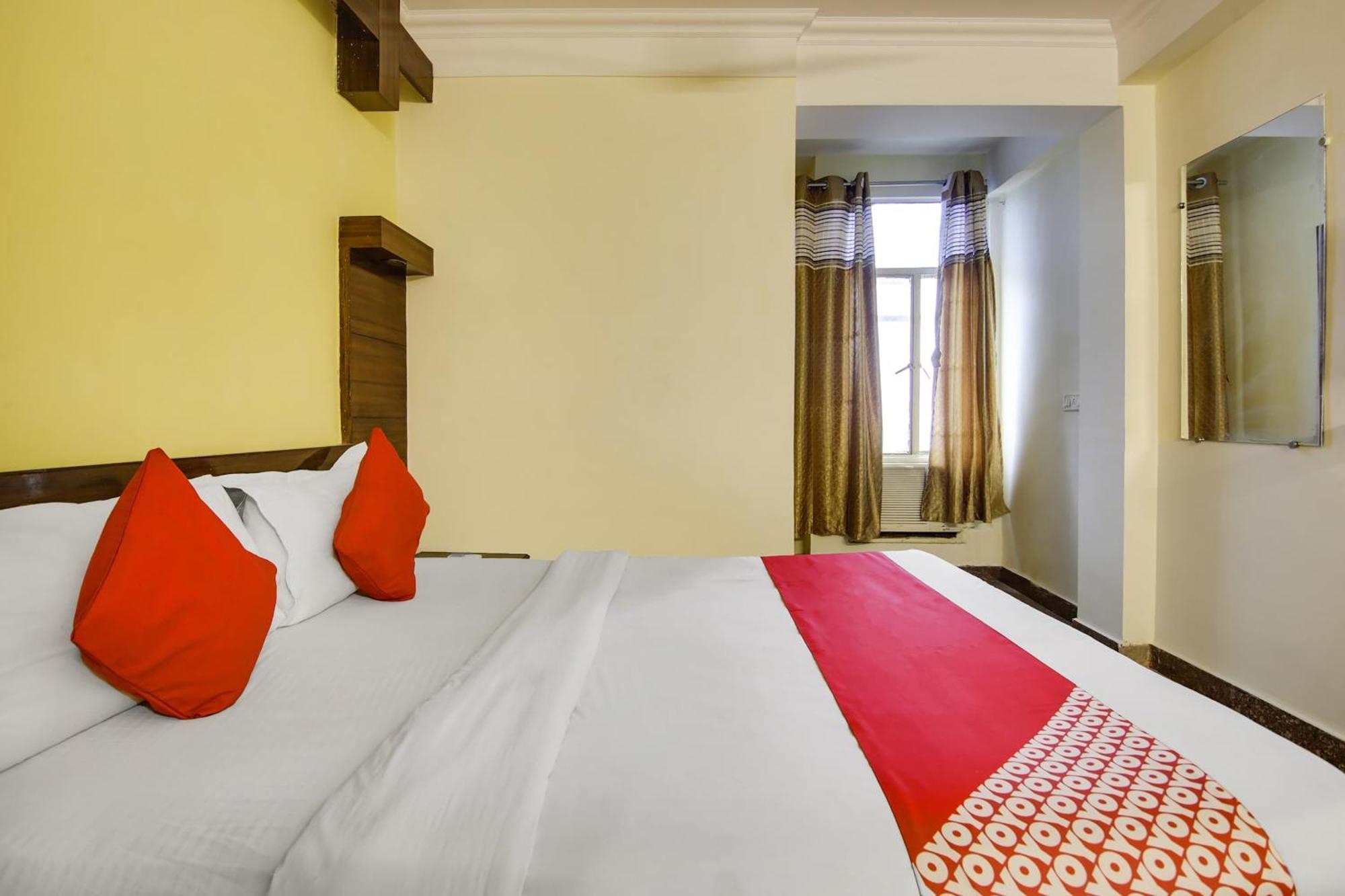 Hotel O Sunshine Palace Delhi Kültér fotó