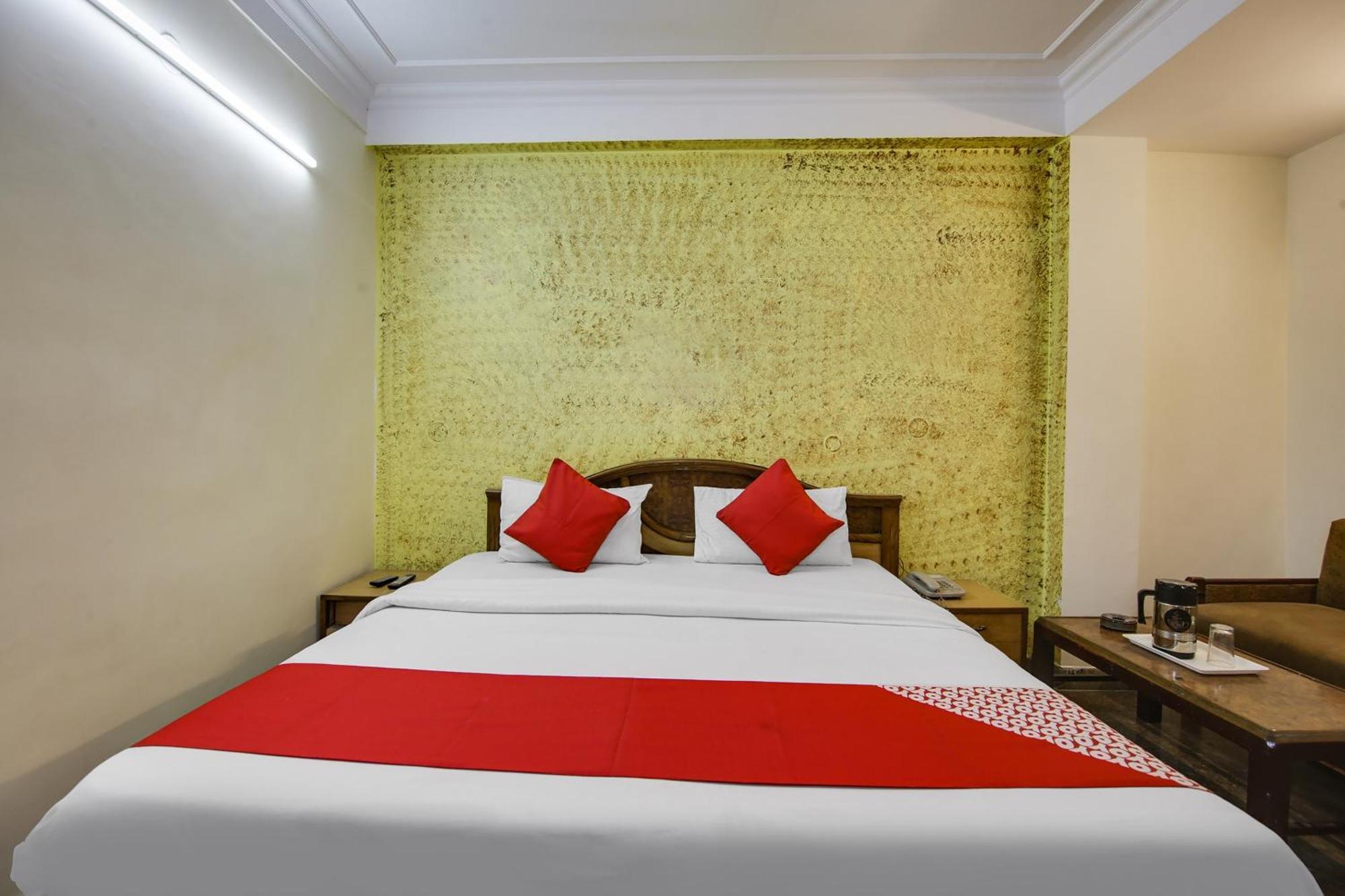 Hotel O Sunshine Palace Delhi Kültér fotó